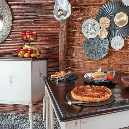 Sunrock - Jasmine Apartahotel Naxos City